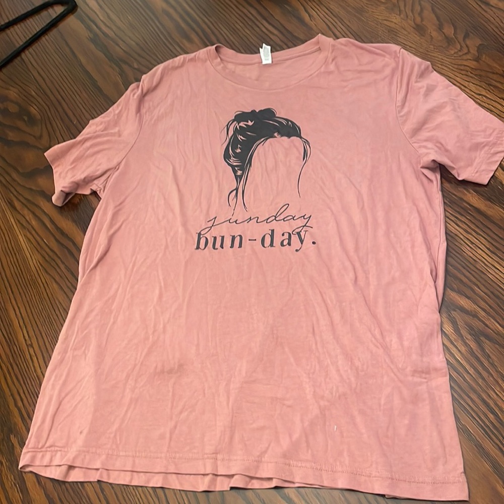 Size XL “Sunday Bun-day” t-shirt. Dark pink color.